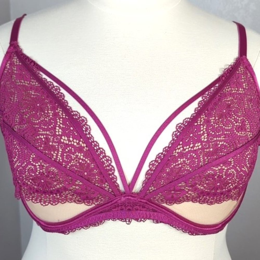 Adore Me 42D Plunge Bra Jenni Unlined Underwired